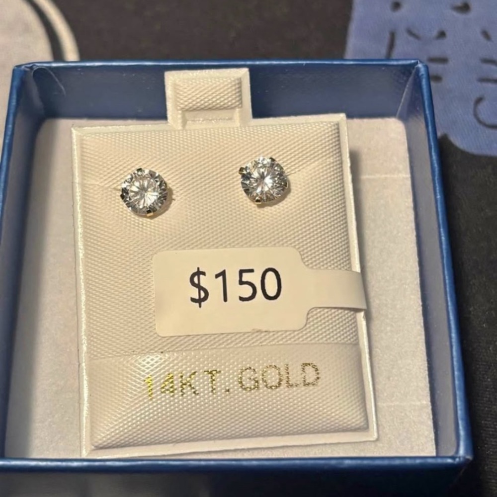 14KT Gold Stud Earrings
